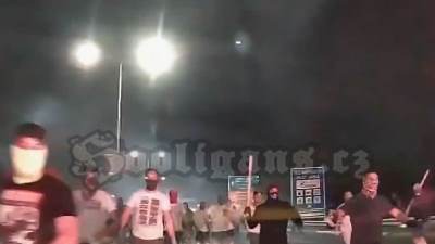  Navijači Crvene zvezde pretukli navijače Leha 