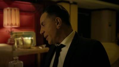  Slavni grčki pjevač uhapšen pa prisilno hospitalizovan 