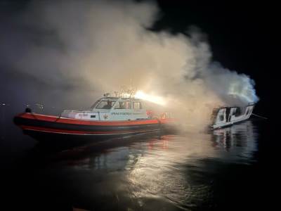  Jahta potonula u Budvi nakon požara 