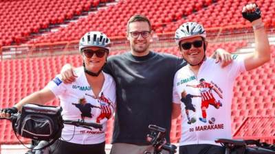  Roditelji Timija Maksa Elšnika biciklima došli na Marakanu  