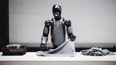  robot koji slaže veš 