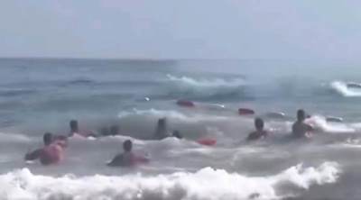  Žena u crnoj gori zamalo da pogine u nemirnom moru 