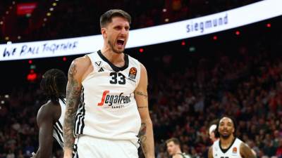  Akile Polonara igra za Dinamo Sasari 