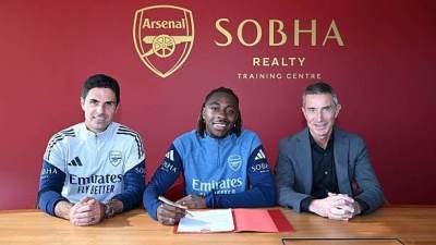  Ebereči Eze potpisao za Arsenal 