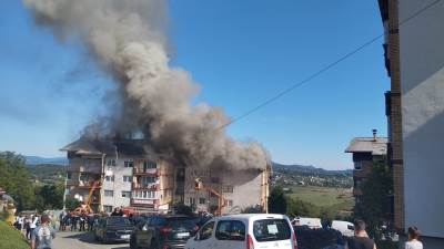  Posljedice požara na zgradi u vlasenici 