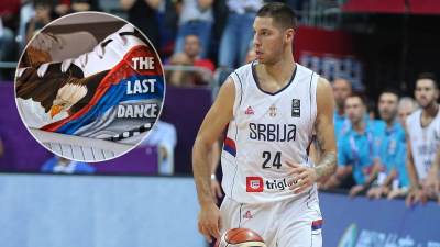  Stefan Jović u posebno dizajniranim patikama na Eurobasketu 2025 