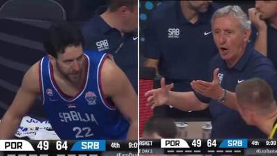  Vasilije Micić naljutio Svetislava Pešića 