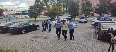  Banjalučani uhapšeni zbog napada na policiju sprovedeni u tužilaštvo 