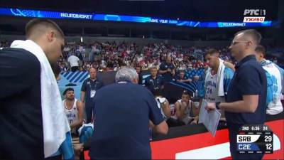  Pešić zbunio Vukčevića na tajm-autu 