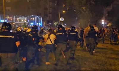  Sukob građana i policije u Novom Sadu 