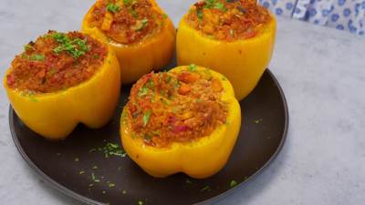  Punjene paprike sa bulgurom i povrćem recept 