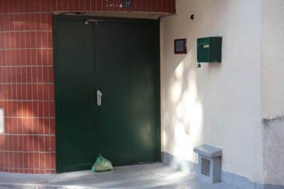  Svinjske glave postavljene ispred džamije u Parizu 