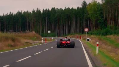  Ko je muškarac koji je vozio bolida na autoputu u Češkoj 