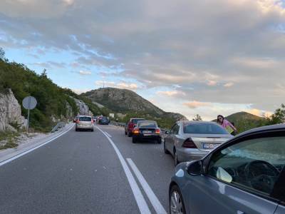  Novi detalji napada u kojem je ranjena djevojka na motoru kod Budve 