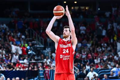  Alperen Šengun kupuje Roleks Erdžanu Osmaniju  