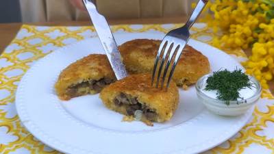  Šnicle od krompira sa filom od pečuraka 