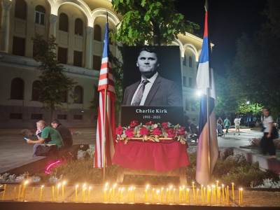  Svijeće u Banjaluci za Čarlija Kirka 