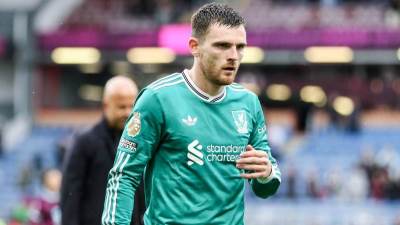  Miloš Kerkez bi mogao na klupu Liverpula 