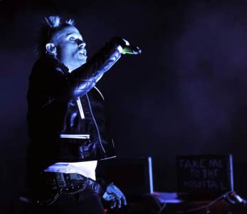  Otkriveno šta je pred samoubistvo pevač Prodidžija molio ženu  