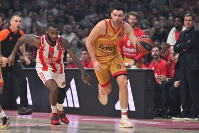  Kostas Papanikolau zaokupio pažnj djece čiju je majku udarilo auto 