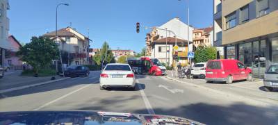 Policija o udesu Banjaluci: Povrijeđen putnik i vozač automobila 