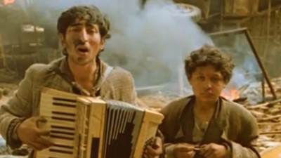  Dečak koji svira u filmu Ko to tamo peva radi kao vozač GSP-a 