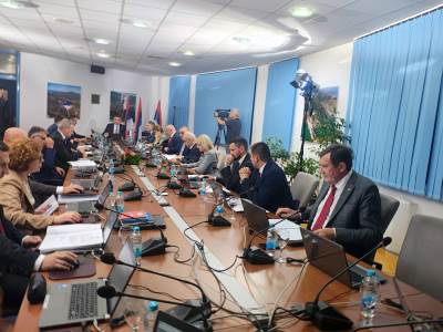  Vlade RS zasjedala u Trebinju: Ljubinje dobija hotel za razvoj turizma, Bileća vrtić i opremu za Dom zdravlja 