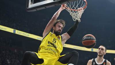  Turski košarkaš Sertač Šanli novi je centar Dubaija 