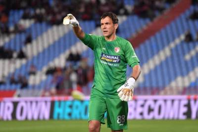  Navijači Crvene zvezde isprozivali Vladimira Stojkovića 