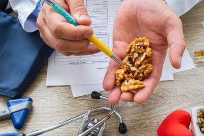  Da li je bolje jesti bademe ili orahe 