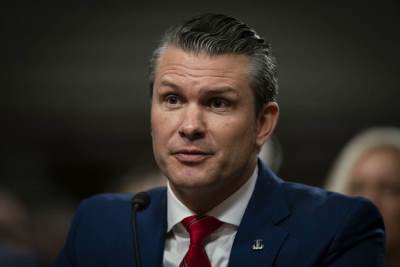  Hitno sletio avion američkog ministra Pita Hegseta 