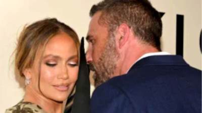  Džej Lo i Ben Aflek na crvenom tepihu 