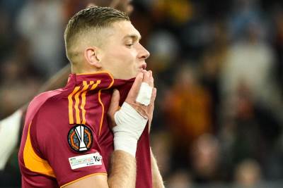  Artem Dovbik nakon što je dva puta promašio penal 