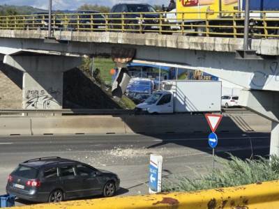  zatvoren nadvožnjak u Trnu 