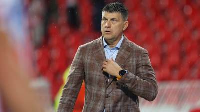  Vladan Milojević na utakmici Crvene zvezde.jpeg 