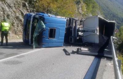  Prevrnuo se kamion na putu Jablanica-Mostar 