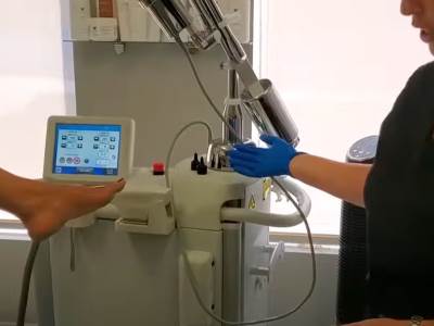  Mlade djevojke žrtve dezinformacija o kontracepciji 