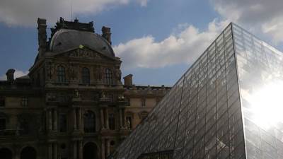  Direktorka Luvra o propustima tokom pljačke 