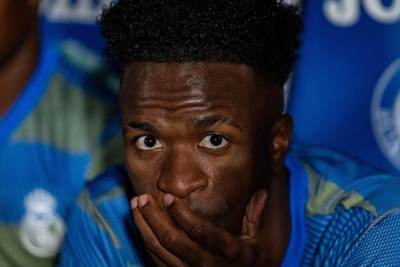  alan niom dobio crveni karton za 39 sekundi protiv vinisijusa 