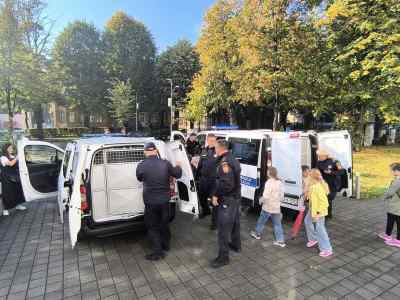  Banjalučki osnovci u posjeti Sudskoj policiji i Osnovnom sudu 