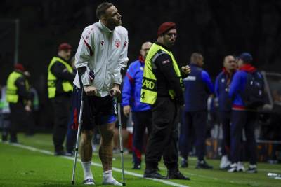  Marko Arnautović na štakama 