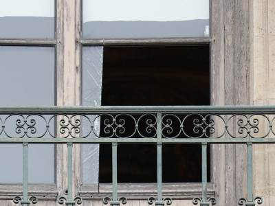  Prozor u Luvru gdje su ušli pljačkaši turistički hit 