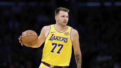  Luka Dončić 49 poena u pobjedi Lejkers nad Minesotom 