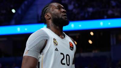  Bruno Fernando zakucavanje protiv Hapoela 