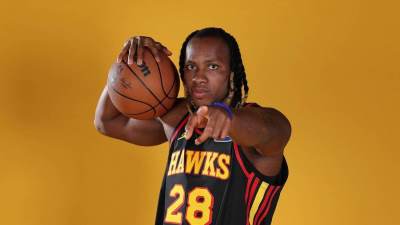  Čarls Besi dobija ugovor u Memfisu 