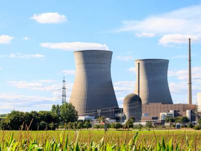  Za svega nekoliko sekundi srušene dve kule nuklearne elektrane u Njemačkoj 