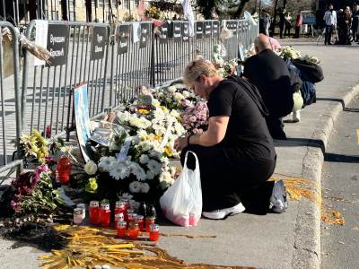  Pomen žrtvama pada nadstrešnice u Novom Sadu 