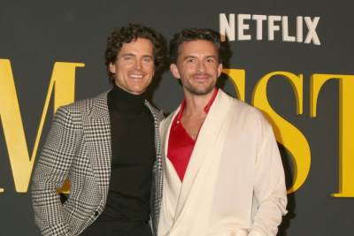  Britanski glumac Džonatan Bejli proglašen je naj*eksi muškarcem na svijetu za 2025. 