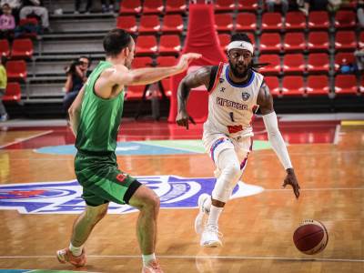  Teška povreda igrača Igokee Džekvana Luisa  