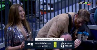  Tomas Vokap gleda Đokovića u Atini  